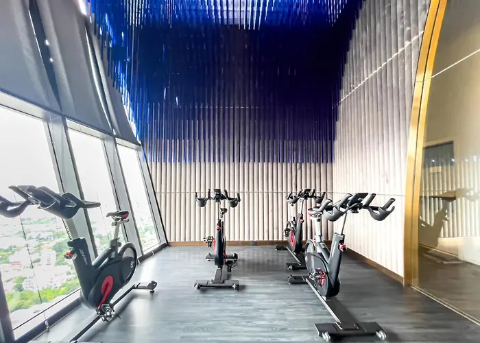 Near Bts L Fully Furnished L Pool And Gym L Sontana バンコク都