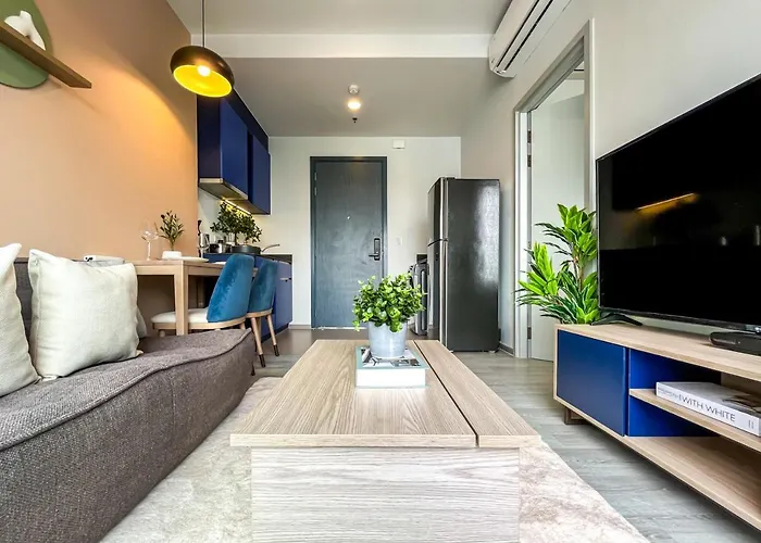 アパート Near Bts L Fully Furnished L Pool And Gym L Sontana バンコク都