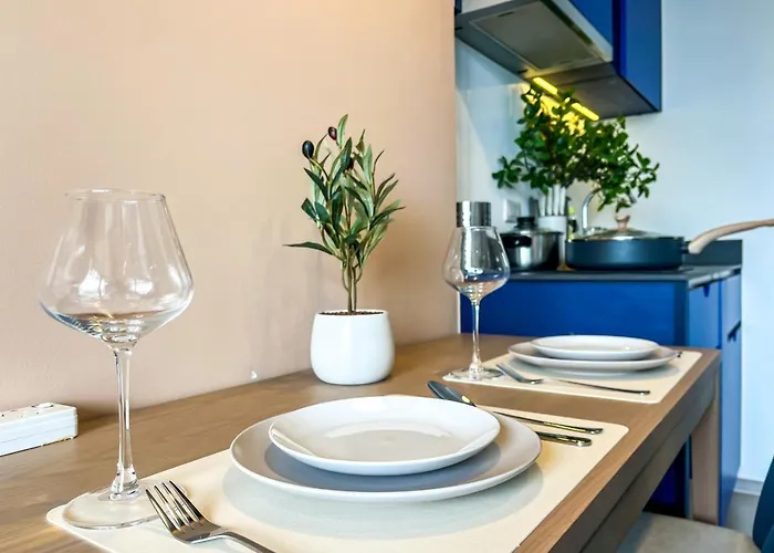 アパート Near Bts L Fully Furnished L Pool And Gym L Sontana バンコク都