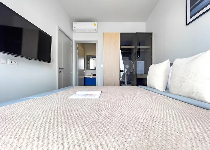 アパート Near Bts L Fully Furnished L Pool And Gym L Sontana バンコク都