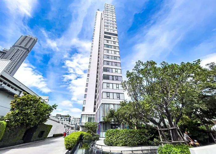 アパート Near Bts L Fully Furnished L Pool And Gym L Sontana バンコク都